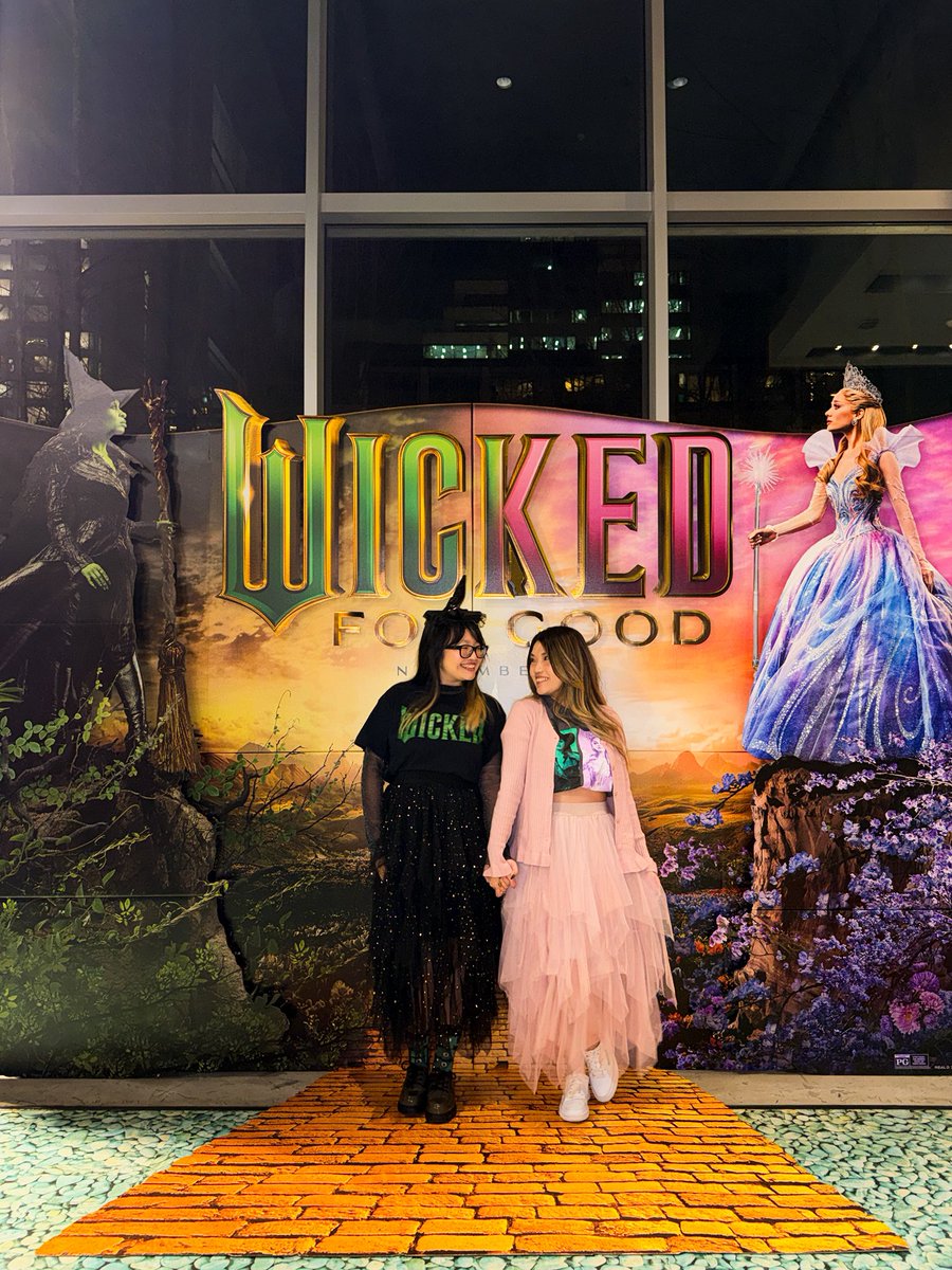 BackToSwift13's tweet image. I have been changed for better now that I’ve watched the @wickedmovie 🩷💚 

Ariana and Cynthia were truly made for   this and I could not have imagined a better duo

Glad I finally got to experience it with my other witch @tswiftvancity 💚

#WickedForGood #Wicked