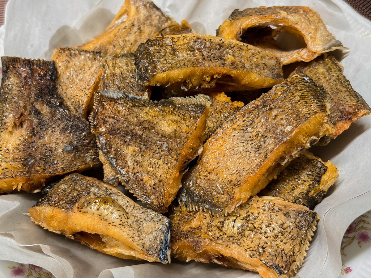 🐔White chicken🐔on pink background tweet media