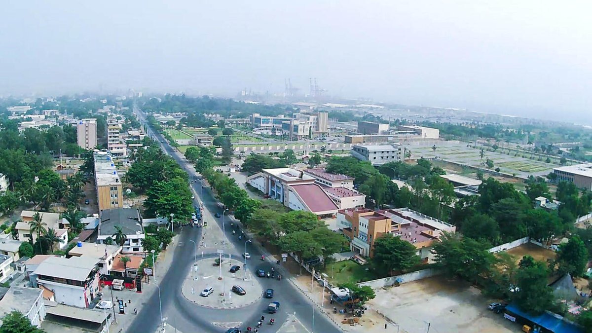 Au Bénin, un sommet pour une accélération de la transformation numérique en Afrique de l’Ouest et centrale rfi.fr/fr/afrique/202…