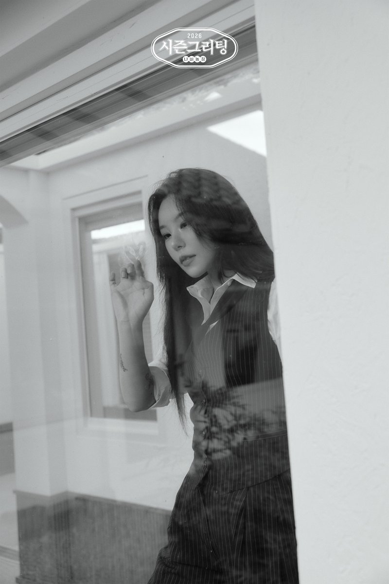 WheeIn_0fficial's tweet image. [#WheeIn]
2026 SEASON&apos;S GREETINGS
[Fruitful Holiday] CONCEPT PHOTO #1
 
~ 11.25 23:59 (KST)
🖤 sound-wave.co.kr
 
#휘인 #나비농장
#Fruitful_Holiday