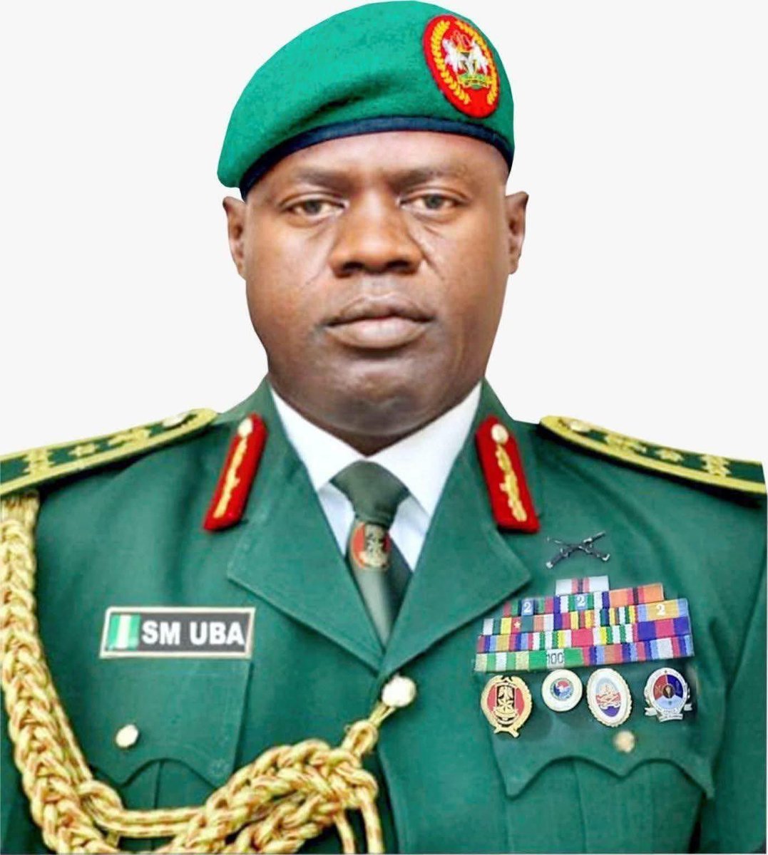 EjikeBenjamin1's tweet image. Few days ago, Nigerians were celebrating Naval officer Yerima for protecting 3plots of land for his retired Boss when active Generals that are in the bush fighting terrorists don&apos;t have enough backup.

~ Wenceslaus Ogbonnia
