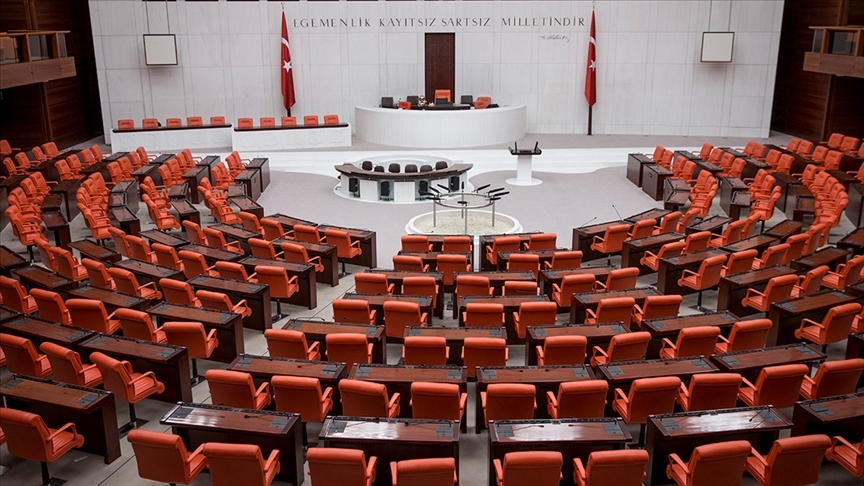 📍TBMM'ye yeni dokunulmazlık dosyaları sevk edildi
TBMM Başkanlığına, CHP Genel Başkanı Özgür Özel ve DEM Parti Eş Genel Başkanı Tülay Hatimoğulları'nın da aralarında bulunduğu 11 milletvekili hakkında dokunulmazlık dosyaları sunuldu.

📌Yasama Dokunulmazlığının Kaldırılması