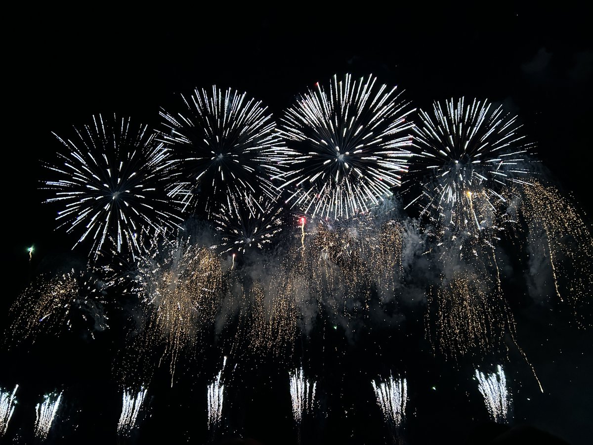 votscsp's tweet image. 長野えびす講煙火大会ミュージックスターマイン曲  
・青木煙火  
2024 Delusion:All 
2023 新時代  
2022 南の島のハメハメハ大王  
2018 Footprints、Rocky  
2017 Longing / Love  
2016 真田丸  
 
・信州煙火  
2024 Bling-Bang-Bang-Born 
2023 アイドル 
2022 新時代  
2018 United  
2017 Le…