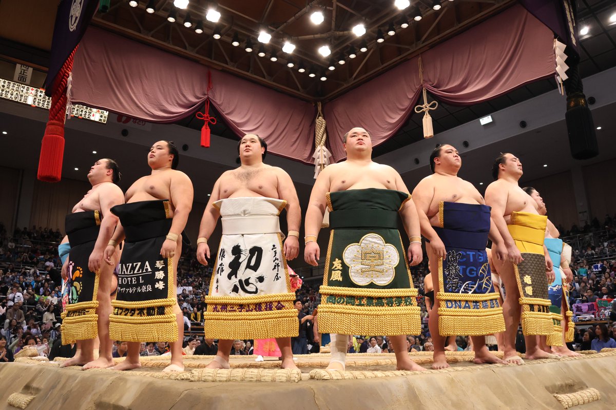 イカツイ土俵 十日目の様子＞ 幕内土俵入 #sumo #相撲 #十一月場所 #九州場所