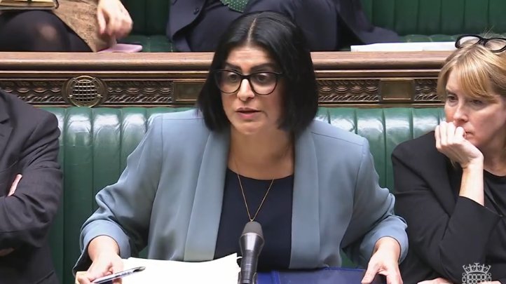 Con_Tomlinson's tweet image. Don&apos;t be fooled by Shabana Mahmood&apos;s asylum policy announcement.

Restrictionists are celebrating. Green and Labour MPs are outraged.

But it&apos;s all a trick. This will actually lead to MORE fake refugees coming to Britain via new &quot;safe and legal routes&quot;.

A thread🧵