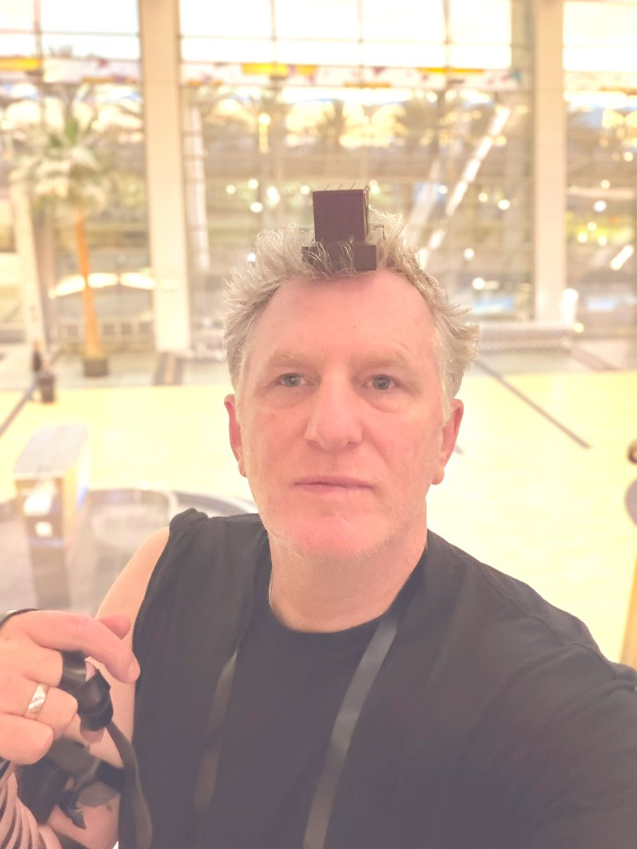 _rathbone's tweet image. Does that thing get WiFi?