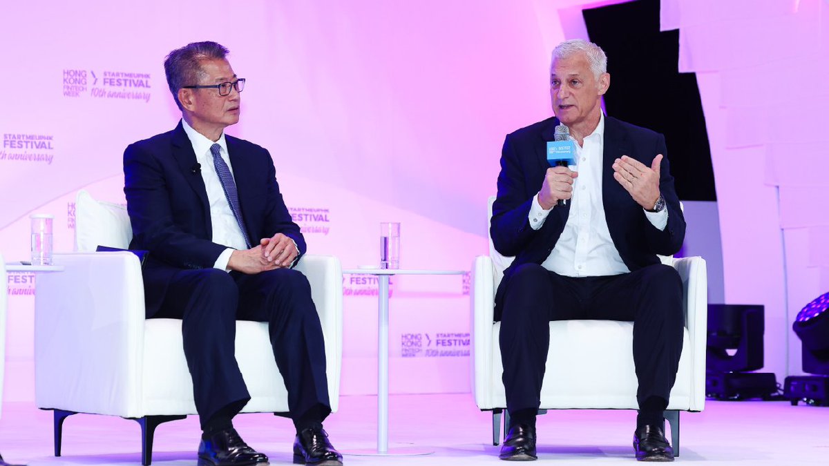 StanChart's tweet image. At the 10th anniversary of Hong Kong FinTech Week, Bill Winters joined global leaders to reflect on Hong Kong’s Role in the future of international financial centre. 

Hong Kong stands as a key global hub for financial innovation, connecting international markets with new…