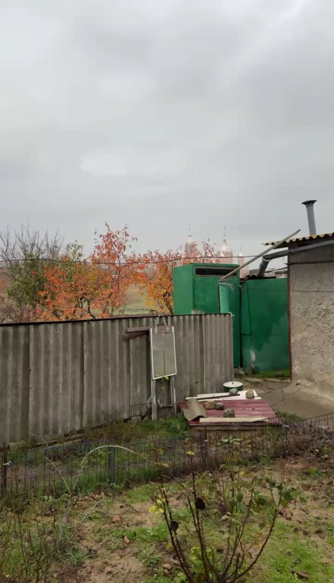 DeRonin_'s tweet image. Gm Red CT. 

Relocated To Village.