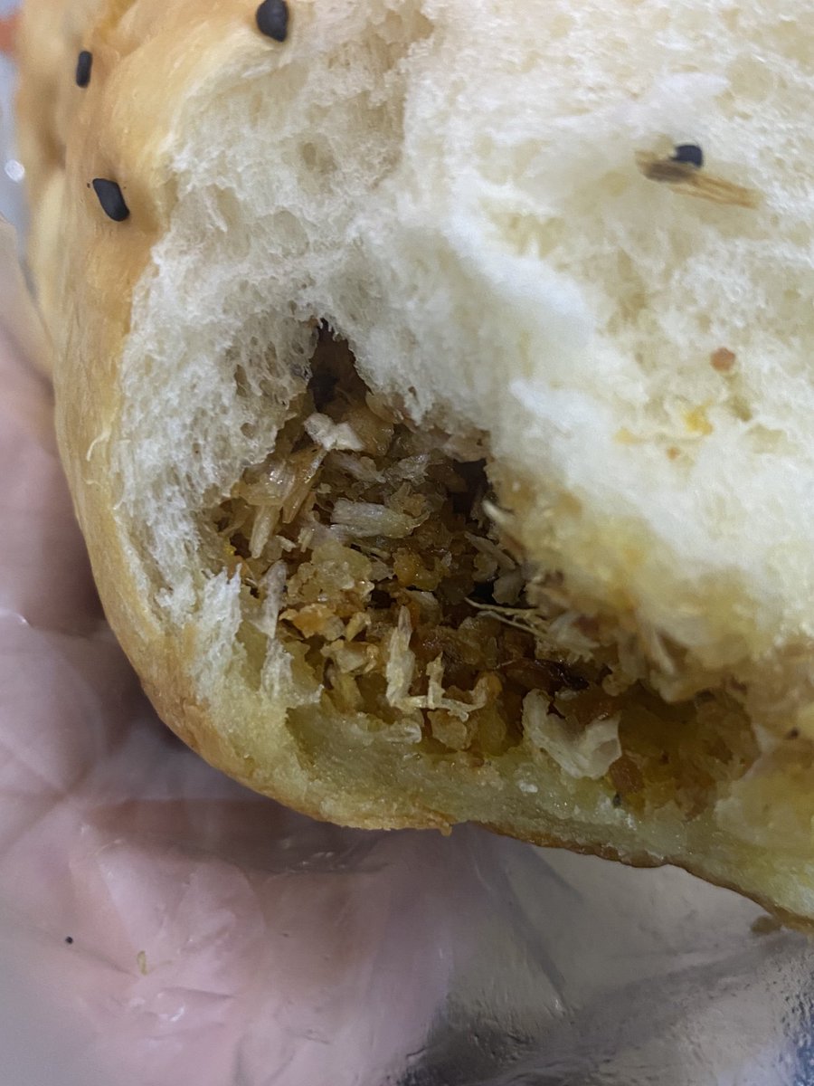 npkp_s's tweet image. ขนมปังไส้กระเทียม นี่กะคิดว่าจะเป็นกระเทียมแบบขนมปังกระเทียม
อึ้งเลยเจอกระเทียมเจียว