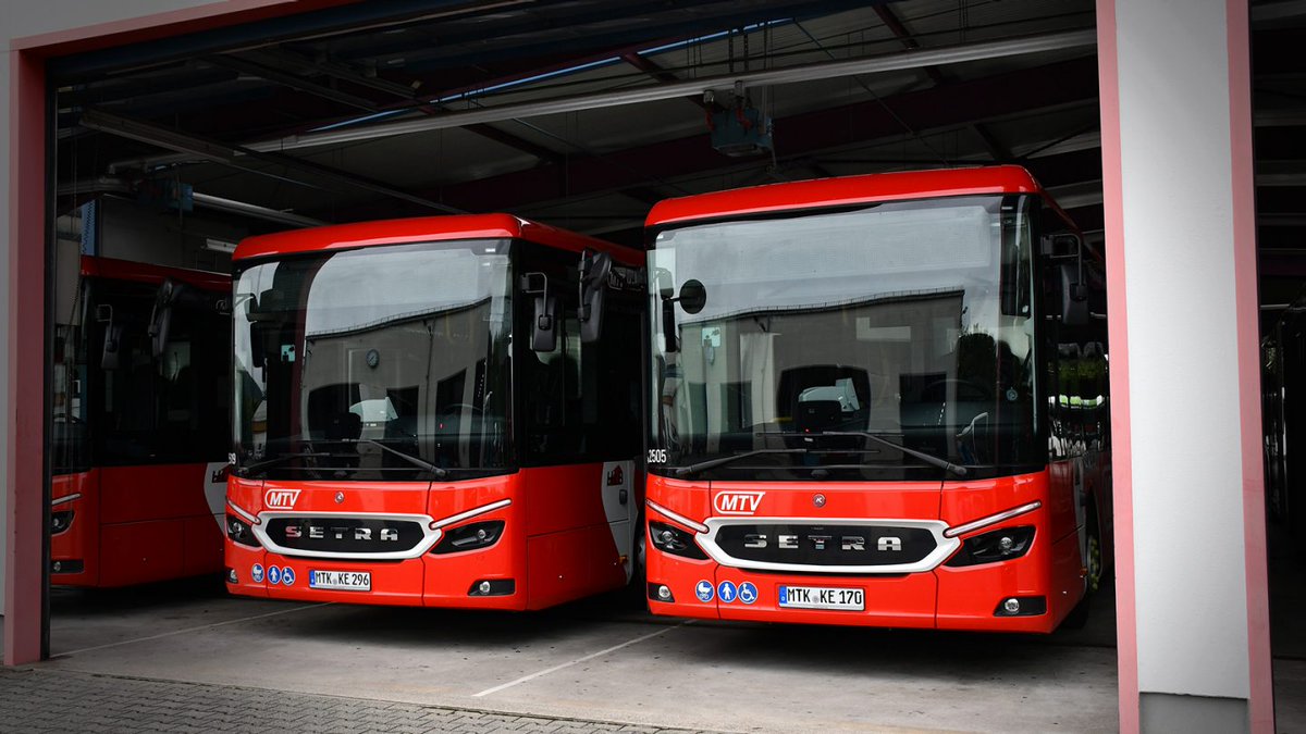 DaimlerBusesFR's tweet photo. Depuis près d'un an, 20 #Setra S 515 LE sont exploités dans la Hesse par l'entreprise HLB Hessenbus GmbH qui apprécie particulièrement leur puissance et leur #fiabilité, leur #accessibilité, leur #confort, l'ergonomie de la cabine conducteur. https://t.co/r0TXcEsyoi https://t.co/c2TC4i06NZ