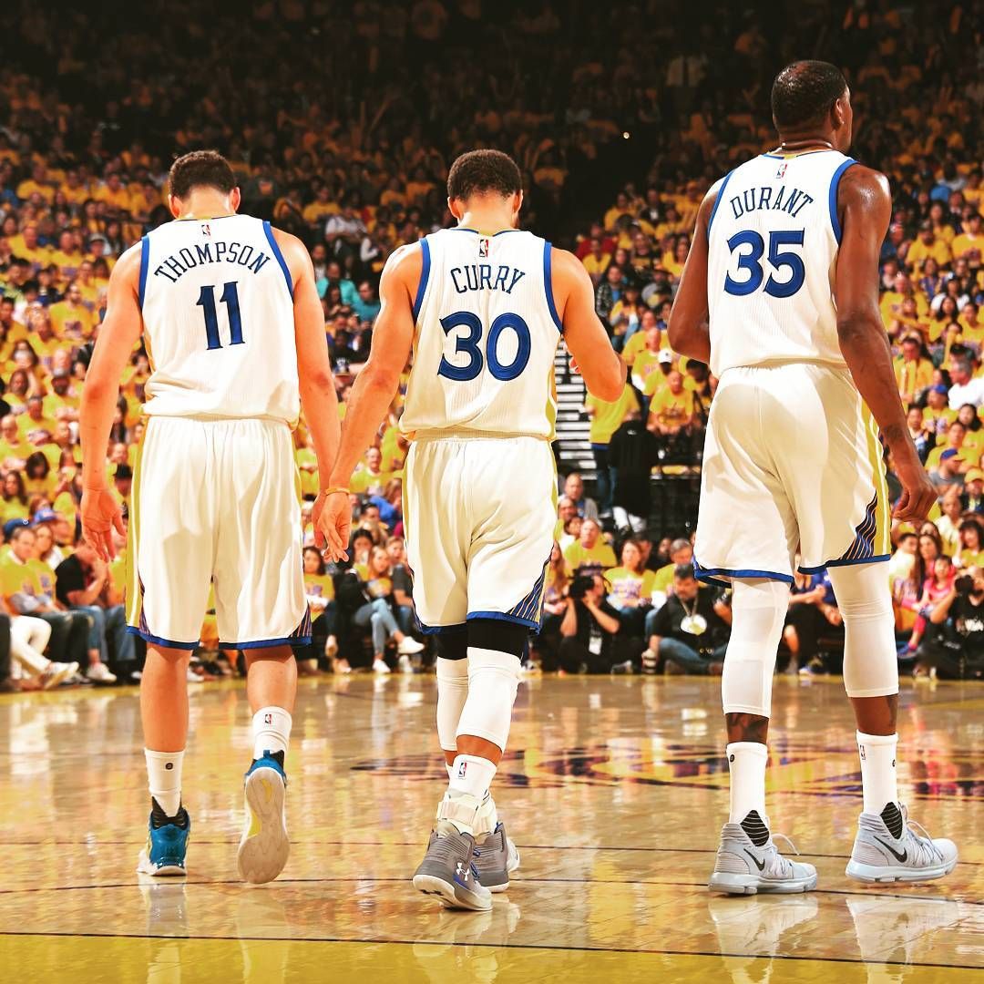 CappingCorner's tweet image. 🪜 DAY 2 $100 → $1,000 🪜

$172 ➡️ $278.64

Golden State Warriors ML

Why I Think the Warriors Beat the Magic Tonight:

The Warriors come in hot on a 3-game win streak and they’ve been playing really solid basketball lately. Orlando’s 7-7 record looks okay on paper, but they’ve…