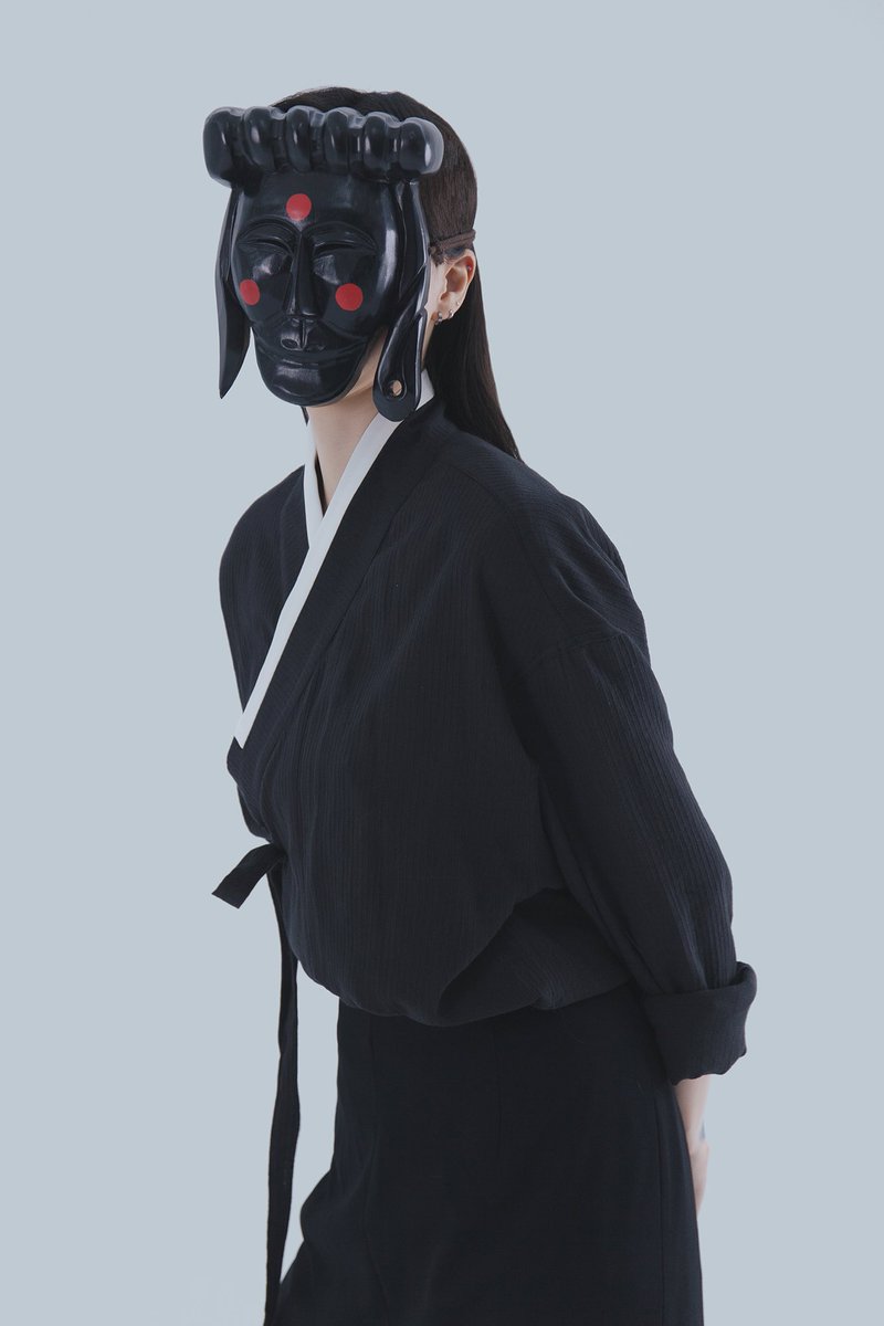 🚨

한셔츠 펀딩을 놓치셨던 분들께 
작은 소식 전합니다!

펀딩후 남은 소량의 재고를
네이버 스마트스토어에서 판매를 시작했습니다👏

펀딩을 놓치셨던 분들은 아래 링크를 확인해주세요!

➡️ smartstore.naver.com/hundred_offier…