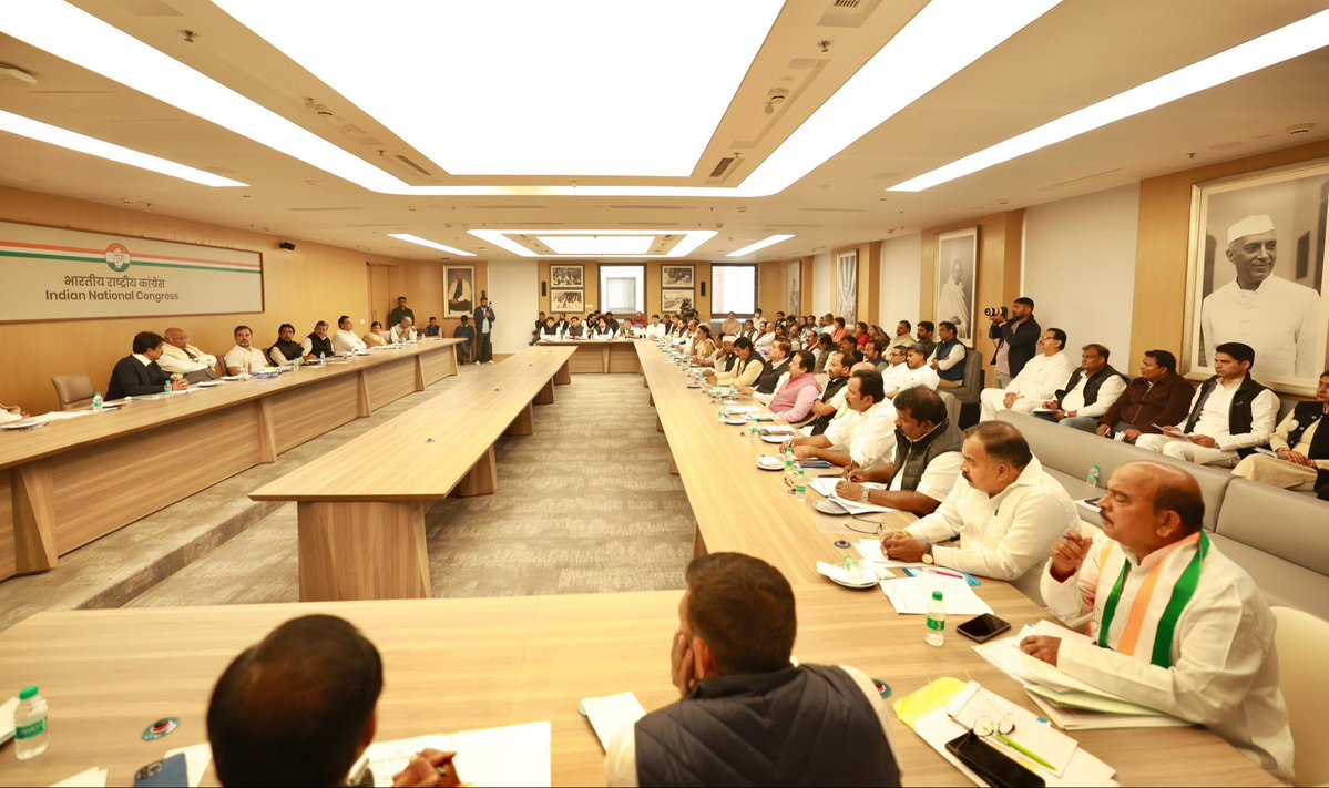 kharge's tweet image. We held a comprehensive strategy review with AICC General Secretaries, AICC In-Charges, PCCs, CLPs, and AICC Secretaries from the states/UTs where the Special Intensive Revision (SIR) process is underway.

The Congress Party is unequivocally committed to safeguarding the…