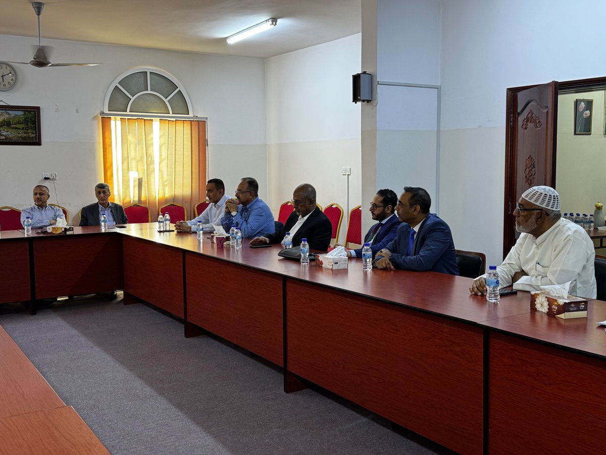 فريق الإصلاحات الاقتصادية يعقد اجتماعه السنوي  في سيئون
ويؤكد دعمه للإصلاحات الاقتصادية وتخفيف الأعباء عن المواطنين
الفريق، مبادرة طوعية لنخبة من قيادات القطاع الخاص والخبراء الاقتصاديين، بما فيها رؤساء الغرف الرئيسية ومؤسسات الأعمال ...
نص بيان الاجتماع:
economicmedia.net/?p=5714