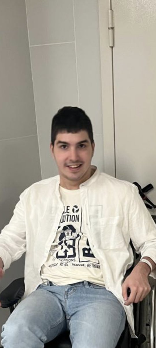 jitel_rf's tweet image. Ян! С Днём Рождения Тебя, наш мальчик, наш Аутист! Ты давно взрослый и твой внутренний мир постепенно приходит в гармонию, уходит агрессия. Да пребудут сегодня с нами силы Светлого Твиттера! РЕТВИТ плиз.