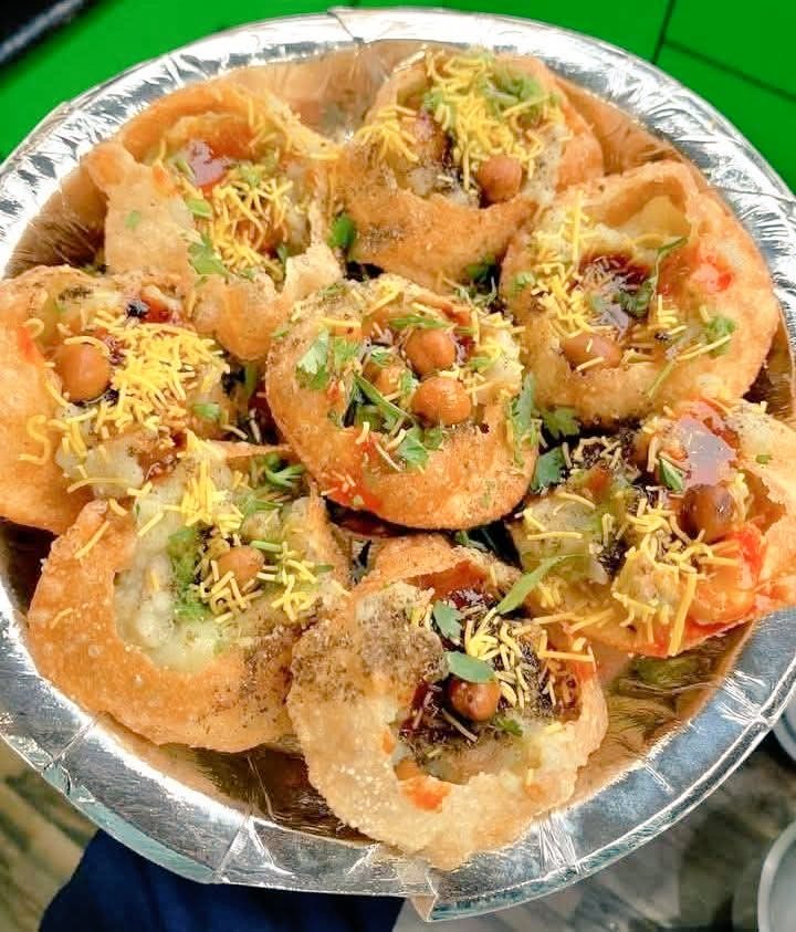 मुझे तो पुचका बेहद पसंद है! 😋
और हमारे यहाँ 8 पीस सिर्फ ₹15 में मिल जाते हैं!

बताइए, आपके यहाँ इसे क्या कहते हैं? पुचका, गोलगप्पा, पानीपूरी या कुछ और?