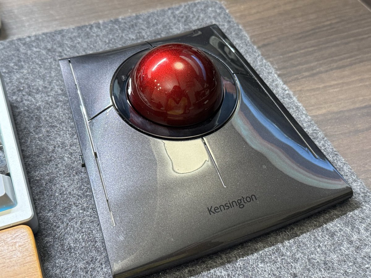 うっしー様 今日は動画休み。 これは全然使いこなせてない大玉トラックボールマウス