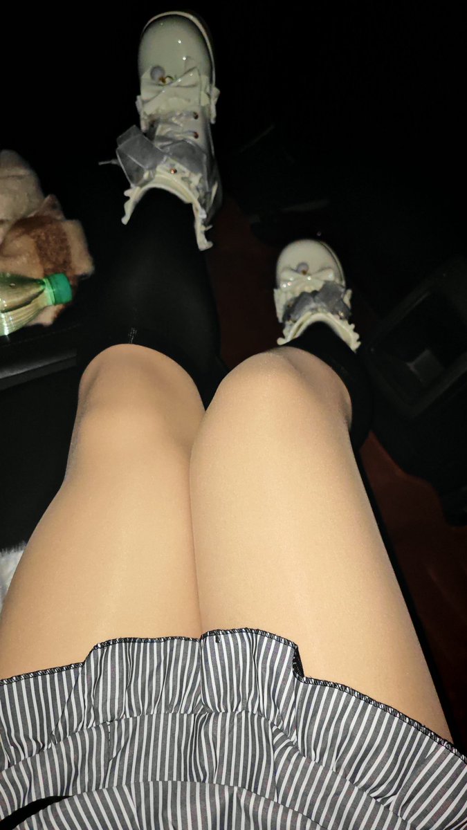 xiaomo_jiang's tweet photo. 南京秦淮蹲蹲人一起去看鬼灭 一个人去感觉有点无聊 周末晚上吧 https://t.co/ajrwNgACU6