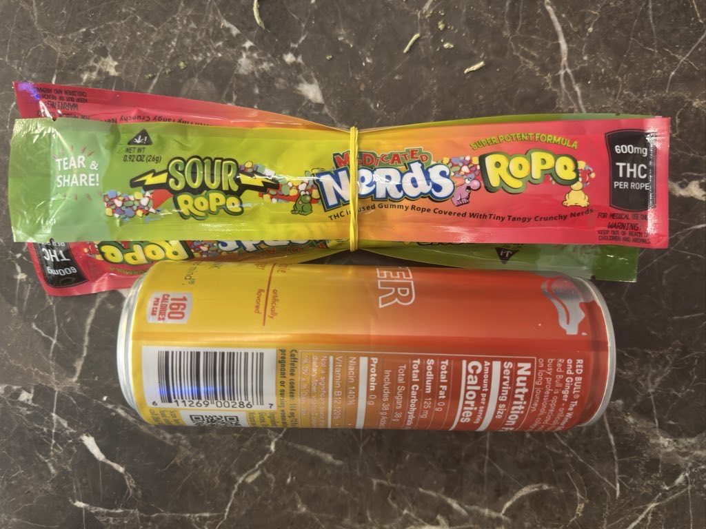 CologneMeSum's tweet photo. Nerd Dopes 🔥#drugstwt #edibles #stl #STLouis https://t.co/nqsF3bFfZ2