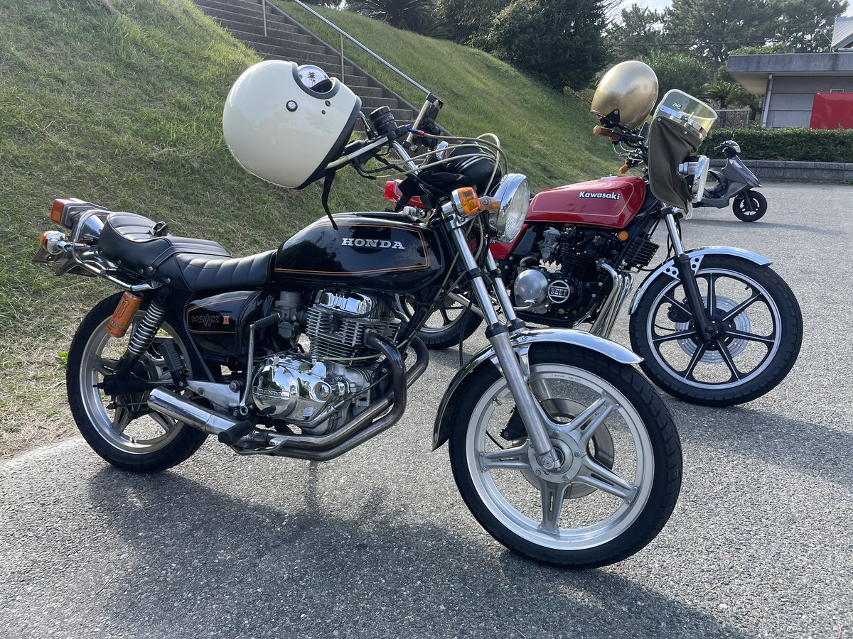 Dream750CB's tweet photo. ばったりと旧車のお知り合いに会えると嬉しいものです。マイキーの音が聞こえた。 https://t.co/j47U7DGtbD