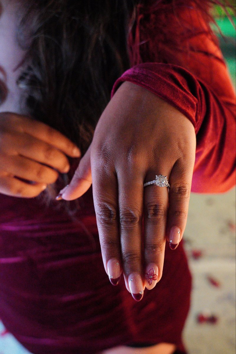 jgaarciaaa's tweet photo. Update: we are getting married ❤️ https://t.co/RDyvC17cEQ