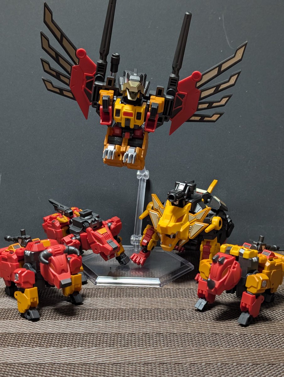 coconuts30MM's tweet image. そういえば
このSDプレダキングの次のボルケニカスが年末年始くらいには発売されそうですね。
工場の動画上がってたけど出来も良さそうで安心、値段と社会情勢は不安だけどねwww

#非正規トランスフォーマー