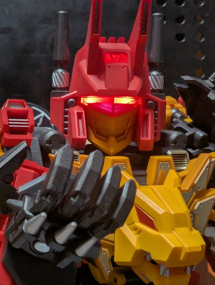 coconuts30MM's tweet image. そういえば
このSDプレダキングの次のボルケニカスが年末年始くらいには発売されそうですね。
工場の動画上がってたけど出来も良さそうで安心、値段と社会情勢は不安だけどねwww

#非正規トランスフォーマー