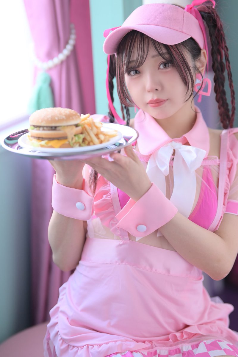 11/24(月)のコスホリに「深海浪漫」で参加させていただきます🐠🫧
今回はなにもかもが初めてのりっかちゃんが初めての写真集を販売します✨
もちろん私も新刊販売します🍔グッズもあるのでぜひ遊びに来てください〜！！
お品書き作ります！