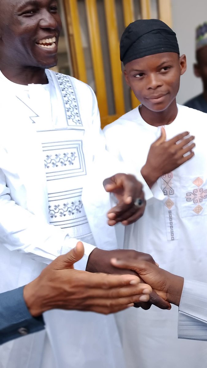 DANSHEHU0's tweet image. This is one of simplest ways to get #Mod job.

Firstly, Look for a #Project that is on early stage. Learn what the project is all about, then join their tg and Discord groups.

Then, contribute to the group members, and gradually ask to offer your help to the project #community.