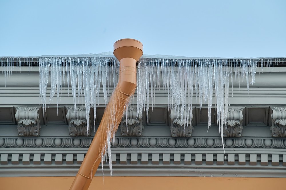 Сбивать сосули лазерами? Прошлый век! Теперь ИИ возьмется за проблему наледи и снежных шапок, но пока только на крышах нежилых зданий, заявили в ГАТИ. Подробнее: oml.pw/1jab0g4lf