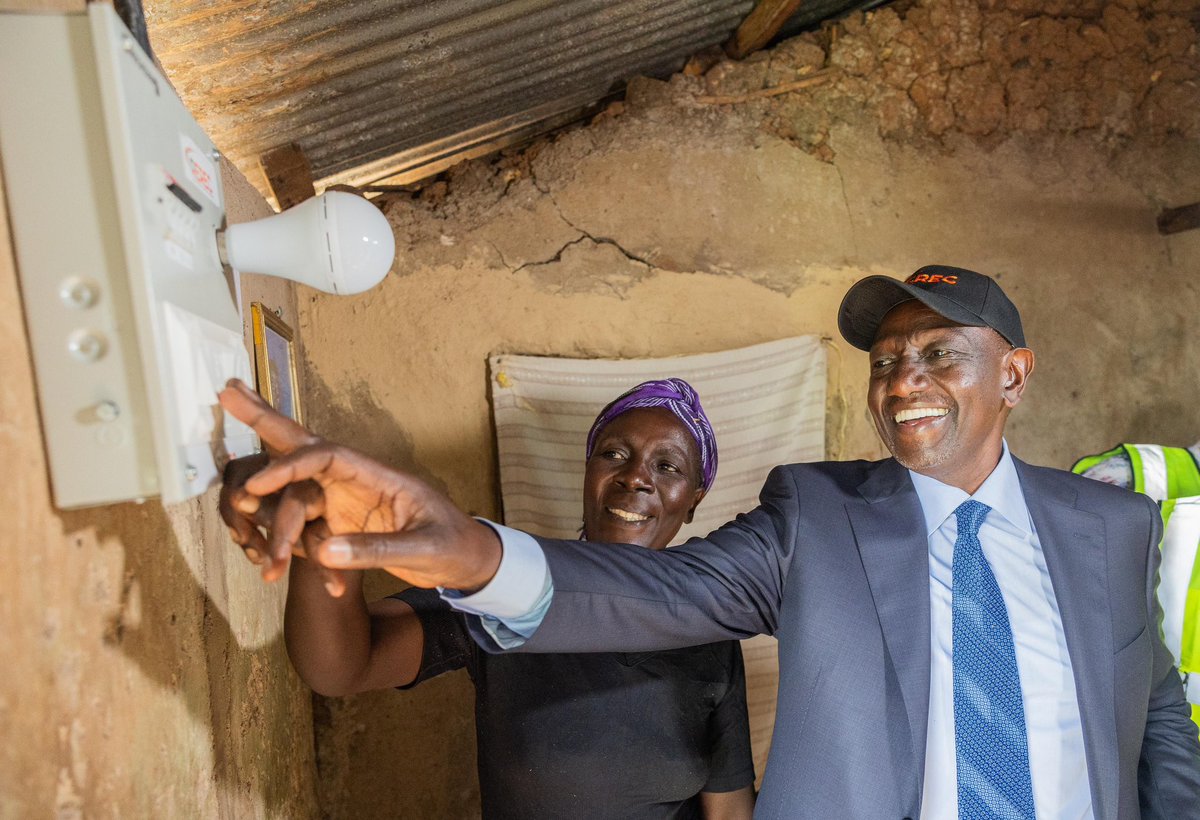 sholard_mancity's tweet image. This government has just increased electricity units by 4 shillings again.

My people, I hope we’re seeing the pattern since 2022.

Every month, life gets harder for ordinary Kenyans. More levies. More taxes. High fuel. High electricity. Yet salaries stay the same, and jobs are…