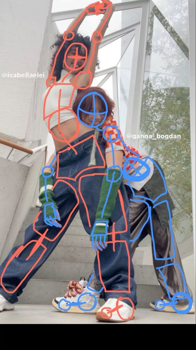 _Bnuuy_bun's tweet image. From my experience this method helps a lot, you trace basic shapes over the reference photos, with it you learn proportions and anatomy, and use ref. photos generally!!! In the begining I was like: I don&apos;t need reference photos 💅 but I did need them!!! The difference was big.