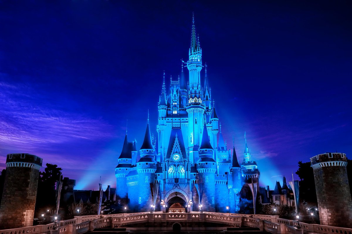 spring_dis2's tweet image. 『シンデレラ城』と『美女と野獣の城』の構造図
魔法とリアリティのバランスがいい🏰
genkosha.co.jp/book/b10095723…