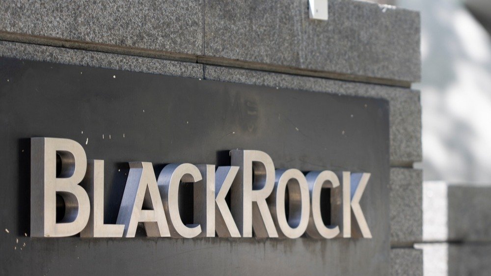 OraclePulse's tweet image. JUST IN:  BlackRock&apos;s $IBIT offloads $145 million in Bitcoin