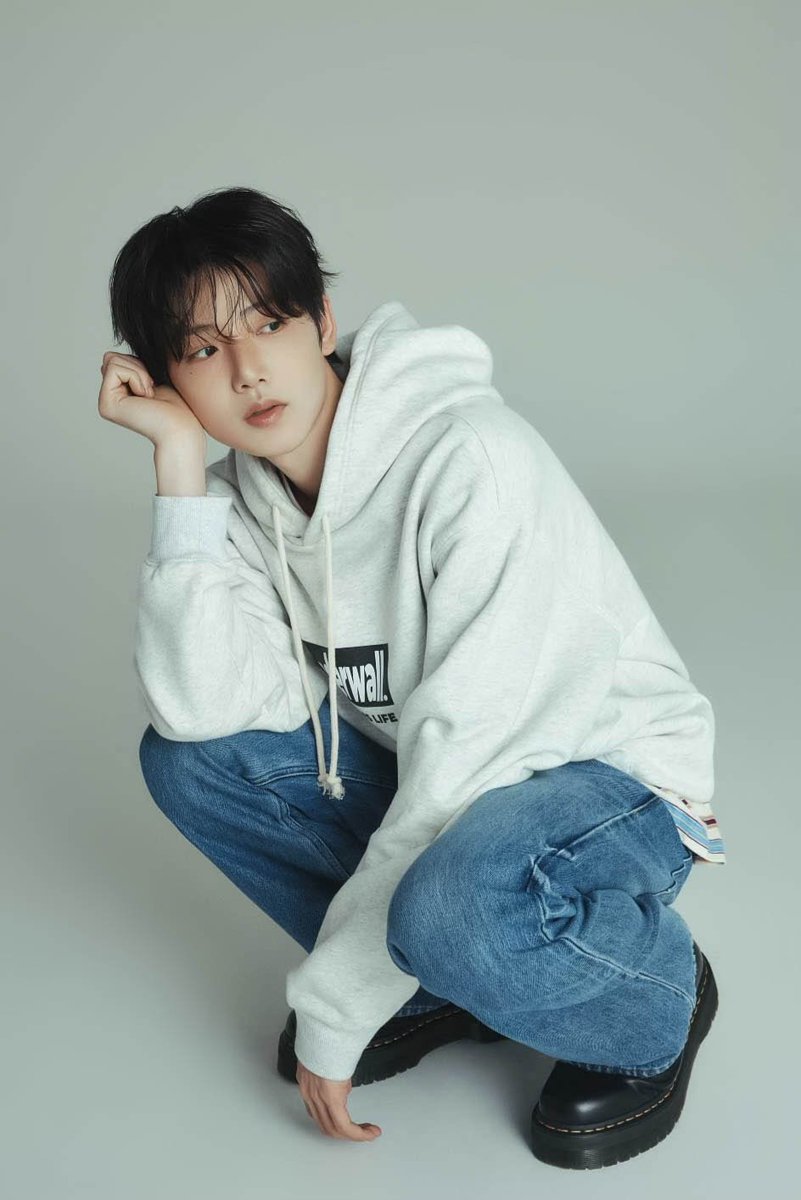 kyuhoer's tweet image. he always nailed every pictorial