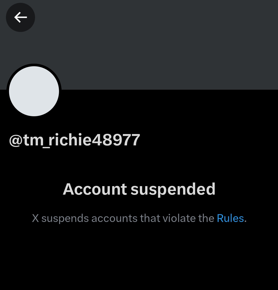 TheonlyDebug's tweet image. Richie amejaribu kufungua another account ata haijakaa 2 minutes 😂😂😭Elon ako kwa desk very active akapita na yeye