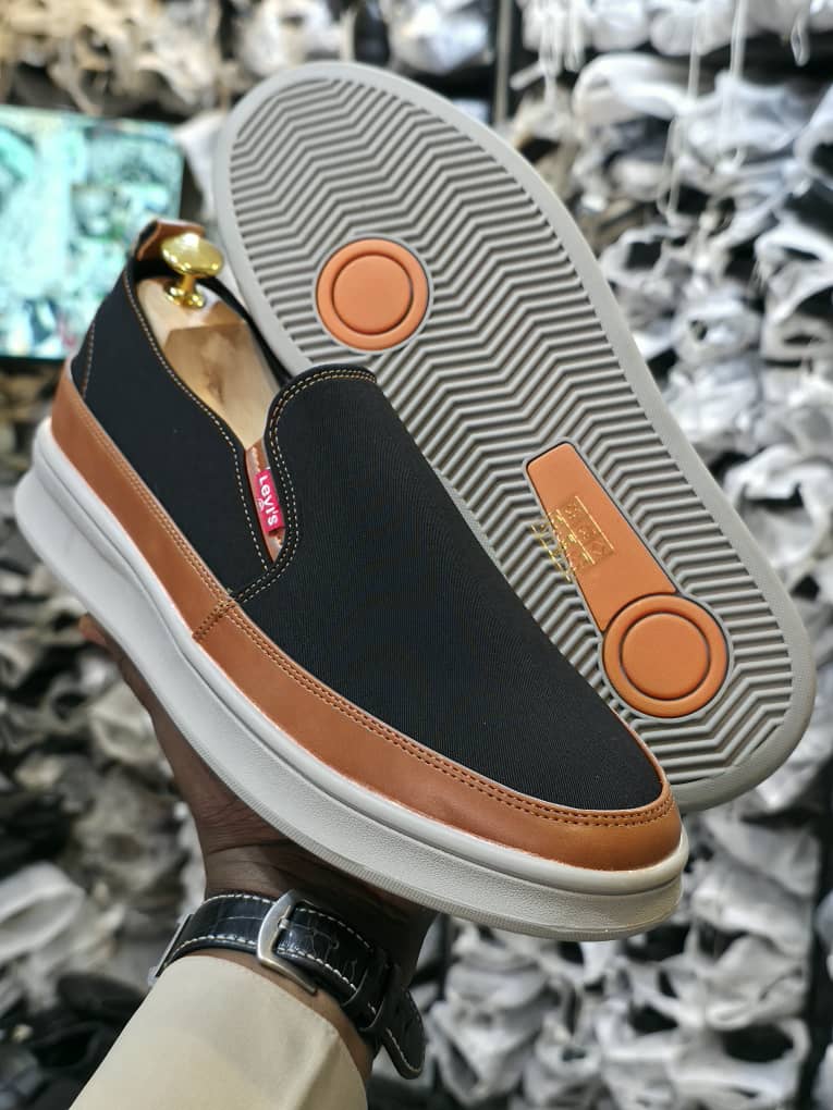 swipeandpay's tweet image. Sneakers 

Price: N30,000

Size 40-46 

Call or WhatsApp 08167100002

📍 Kaduna and Delivery nationwide

#swipeandpay