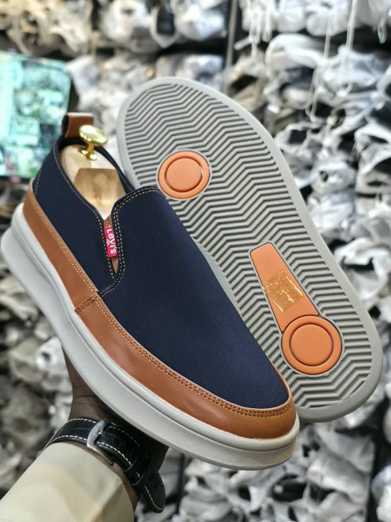 swipeandpay's tweet image. Sneakers 

Price: N30,000

Size 40-46 

Call or WhatsApp 08167100002

📍 Kaduna and Delivery nationwide

#swipeandpay