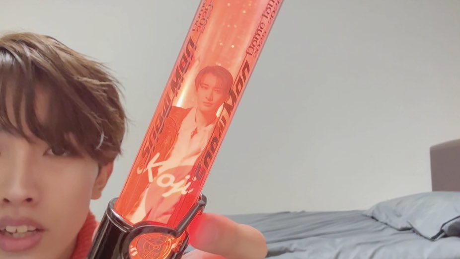 クリアステッカーをペンラの中に入れる案は、意外といいかもしれない