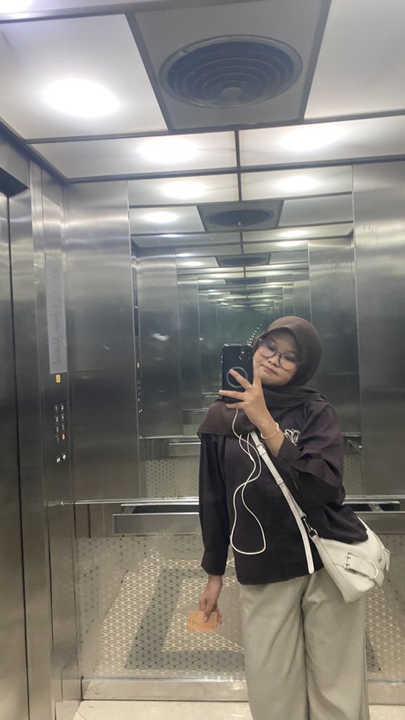 sha// ⏻ tweet media