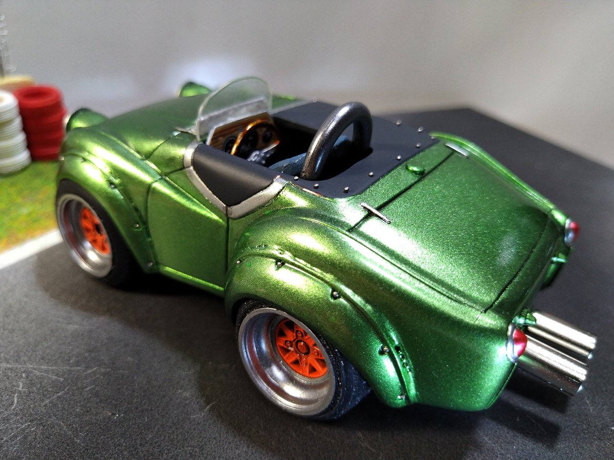 nyanya3z's tweet photo. これもスナップキット
トライアンフTR−3
一見チープに見えますが
実はベースの出来が良いので 手を入れると とてもキュ〜トに仕上がりました
#カーモデル #プラモデル
#トライアンフ #TR3
#TRIUMP #スナップキット
#チョロQ https://t.co/7ceKjgwkId