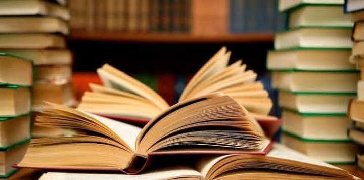 رسول اللّٰہ صلی اللّٰہ علیہ وسلم کا ارشاد ہے کہ 
منافق کی تین نشانیاں ہیں 
(1)جب بات کہے تو جھوٹ بولے 
(2) اور جب وعدہ کرے تو خلاف ورزی کرے 
(3) اور جب اس کے پاس امانت رکھی جائے تو اس میں خیانت کرے ۔( بخاری شریف حدیث نمبر33)