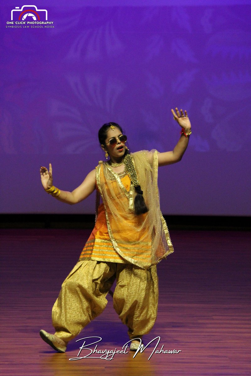 LawNoida's tweet image. Energy, laughter, and new beginnings! 🌟
Ice Breakers Day at Symbiosis Law School, Noida, brought the Batch of 2023–28 together for a day of fun, connection, and unforgettable memories.
.
.
.
#SLSNoida #Icebreakers #Freshers2023 #studentlife #Symbiosis #memories #Campusvibes