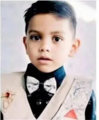 NareshMeena__'s tweet image. राजस्थान सरकार के मंत्री हीरालाल नागर के एस्कॉर्ट में चल रहे वाहन से देवली के पास गोपीपुरा निवासी हिमांशु धाकड़ पुत्र श्री शिशुपाल धाकड़ की मृत्यु हो गई थी जो की गरीब किसान परिवार है, हिमांशु 5 बहनो में सबसे छोटा इकलौता भाई था,
1 महिने में 2 बार SDM देवली को ज्ञापन देने के बाद भी…