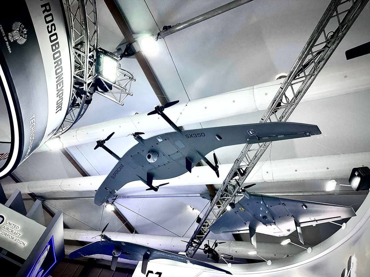 RTenfrancais's tweet photo. 🇦🇪 Dubai Airshow: Le salon a dévoilé pour la première fois le #Supercam S180, un drone de reconnaissance rapide situé entre les modèles S150 et S350. Conçu pour le monitoring et l’observation, il offre jusqu’à deux heures d’autonomie https://t.co/Noh7dOZFjh