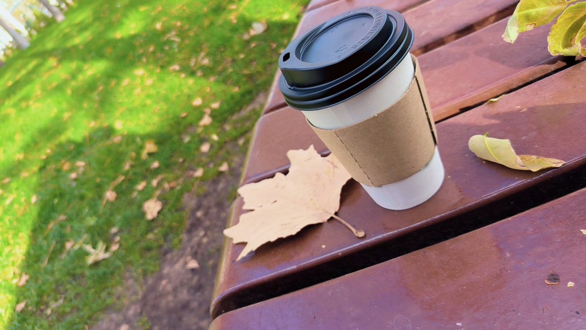 _khkmagduru_'s tweet image. Çayın sıcaklığı, havanın serinliği. Bugün her şey tam kararında olsun. ☕🍂

#günaydın ☕