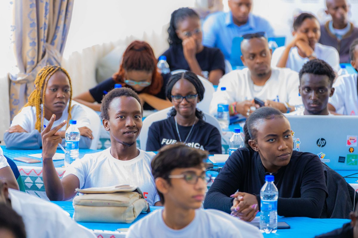 Futurize tweet media