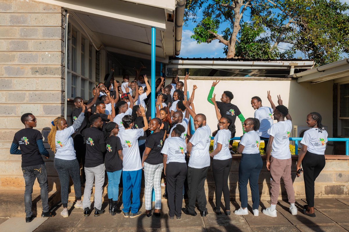 Futurize tweet media