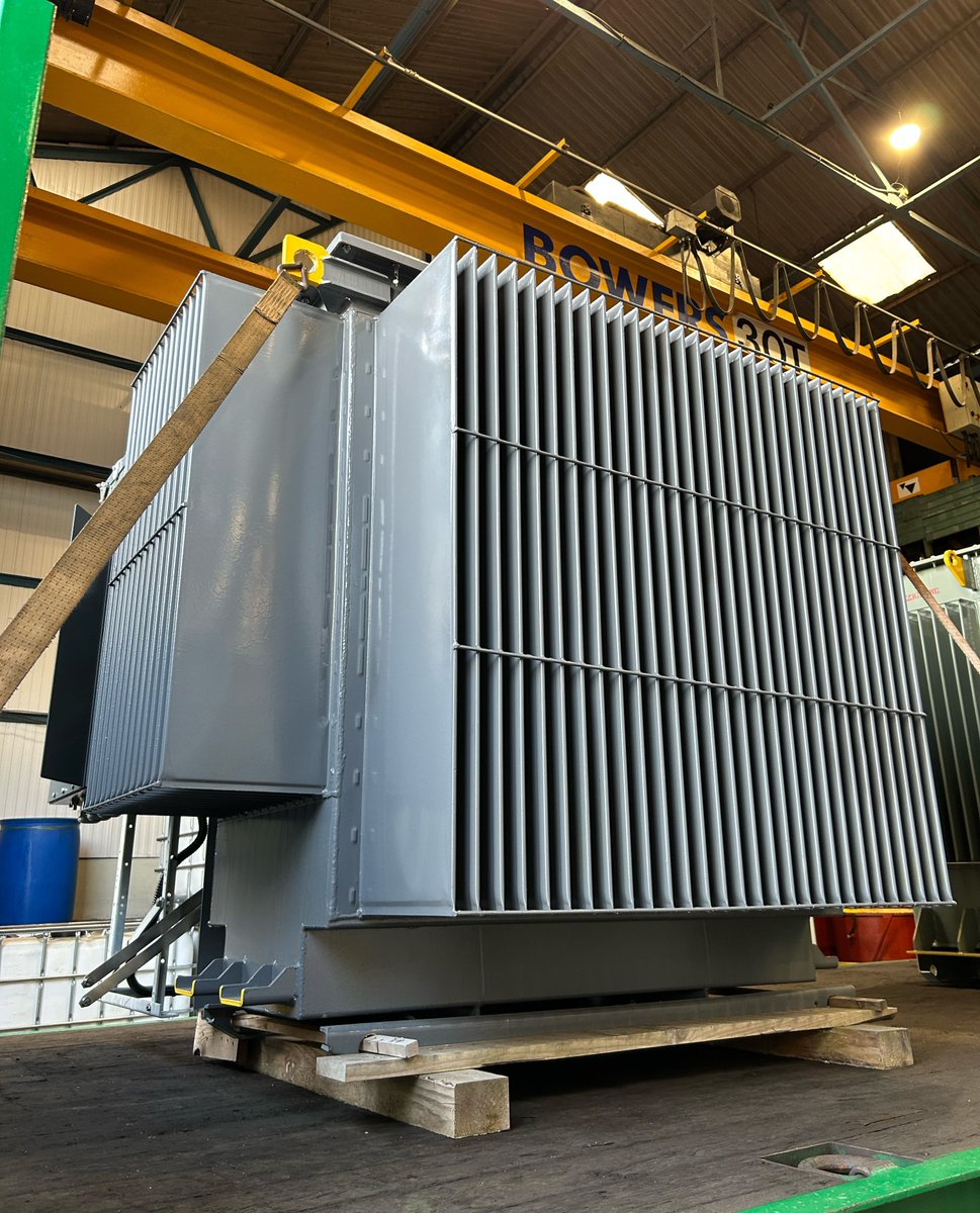 BowersElec's tweet image. Two Bowers package substations are out of the factory and on their way to site! 🚛

If you’re planning a project, our team would be happy to listen to your requirements. 👂

🌐 bowerselec.co.uk/contact-us

#PowerSolutions #Distribution #HousingDevelopment #Logistics #Energy