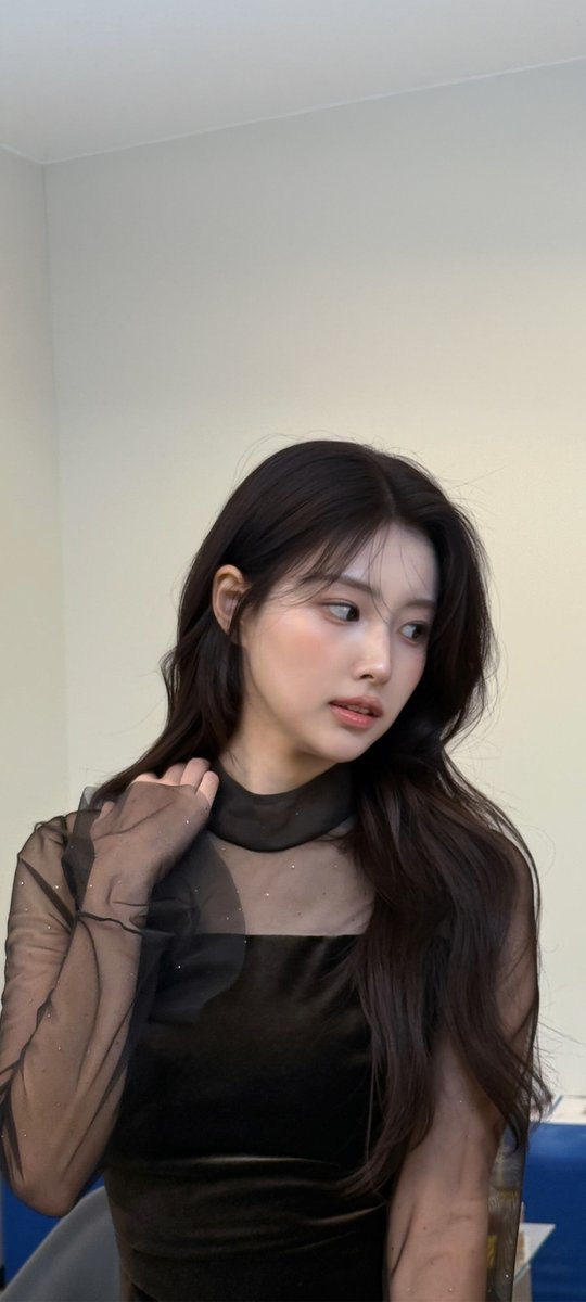 AKAone_'s tweet photo. #강혜원 #혜원 #へウォン #Hyewon #배경화면 #Wallpaper #Lockscreen
Hyewon 251117 IG Wallpaper https://t.co/nLC1Bzmjkb